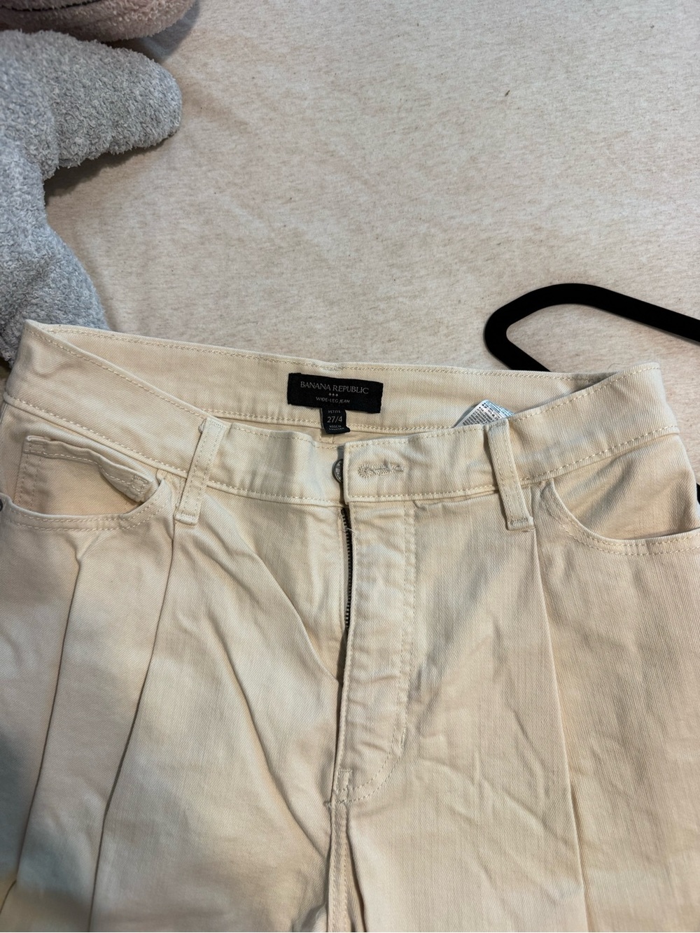 Banana Republic Cream Pleated High-Rise Trousers